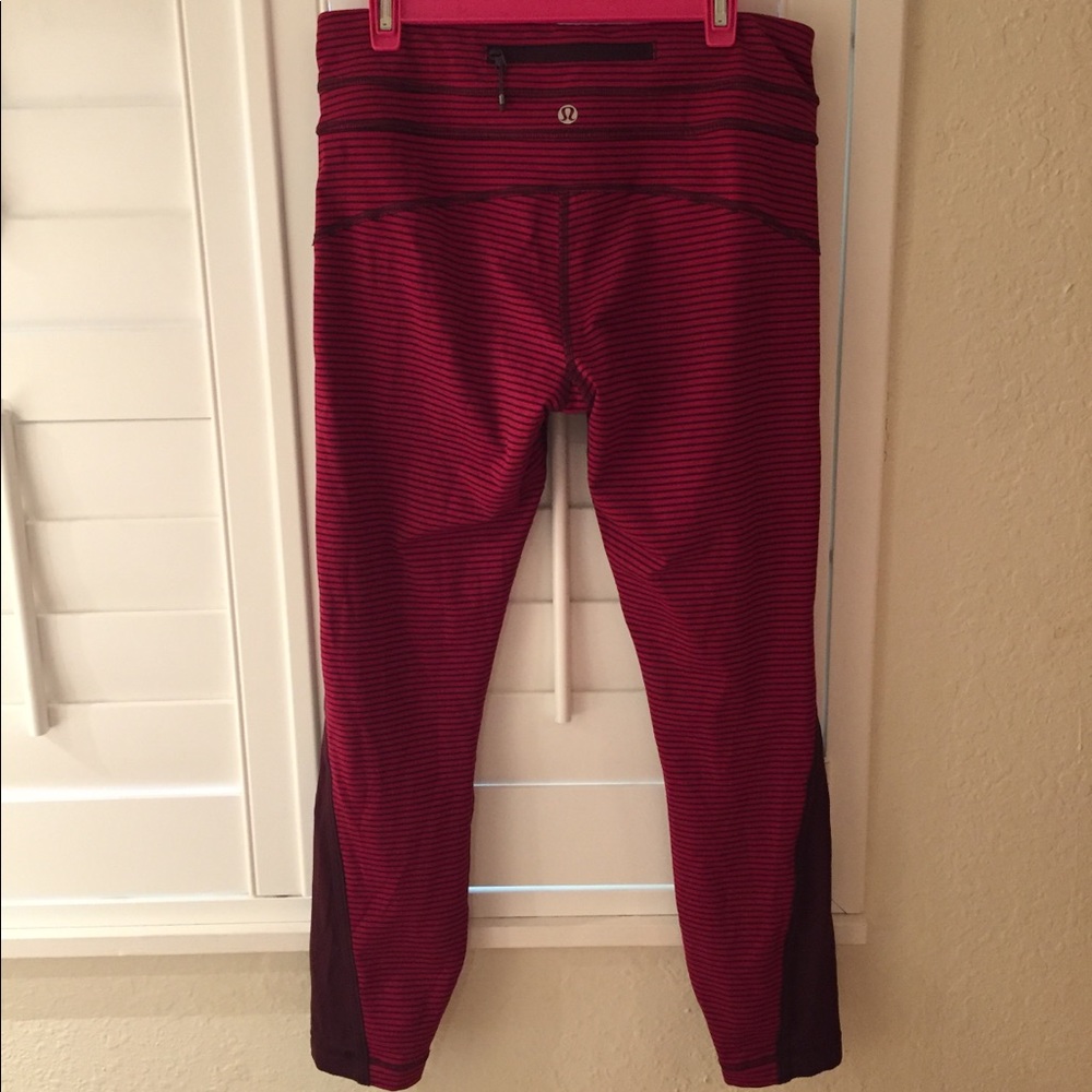 Fuchsia and burgundy Lululemon run inspire tights!